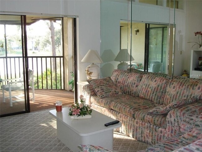 Building Photo - 202 Woodlake Wynde