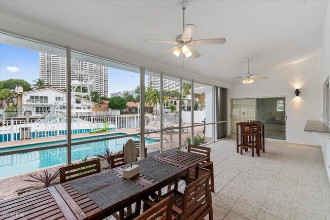 Building Photo - 4 br, 4 bath House - 3321 NE 170th St # 3321