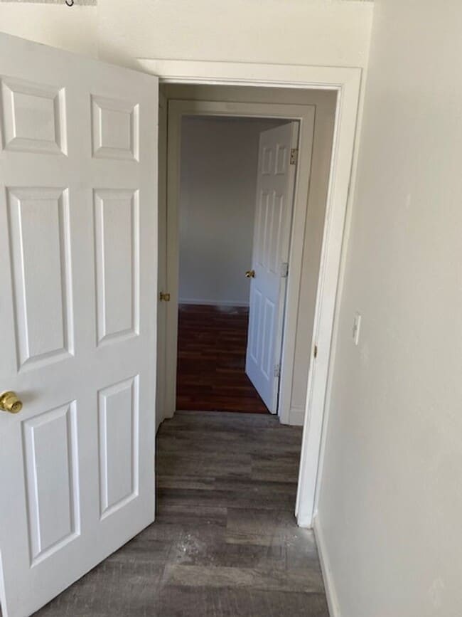 Foto del edificio - Spacious home on Large Lot