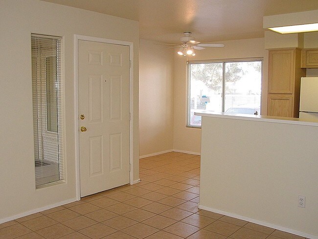 Building Photo - 3041 Casey Dr