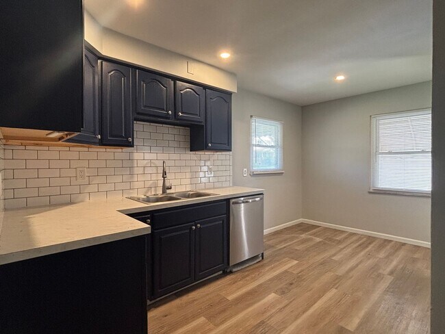 Foto del edificio - 4670 E 90th St