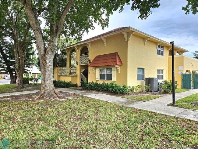 Building Photo - 10762 La Placida Dr