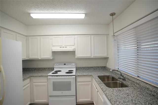 Building Photo - 801 Bluebonnet Dr