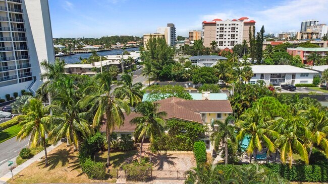 Foto del edificio - 518 N Riverside Dr