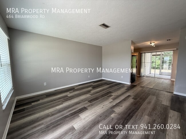 Foto del edificio - 464 Briarwood Rd