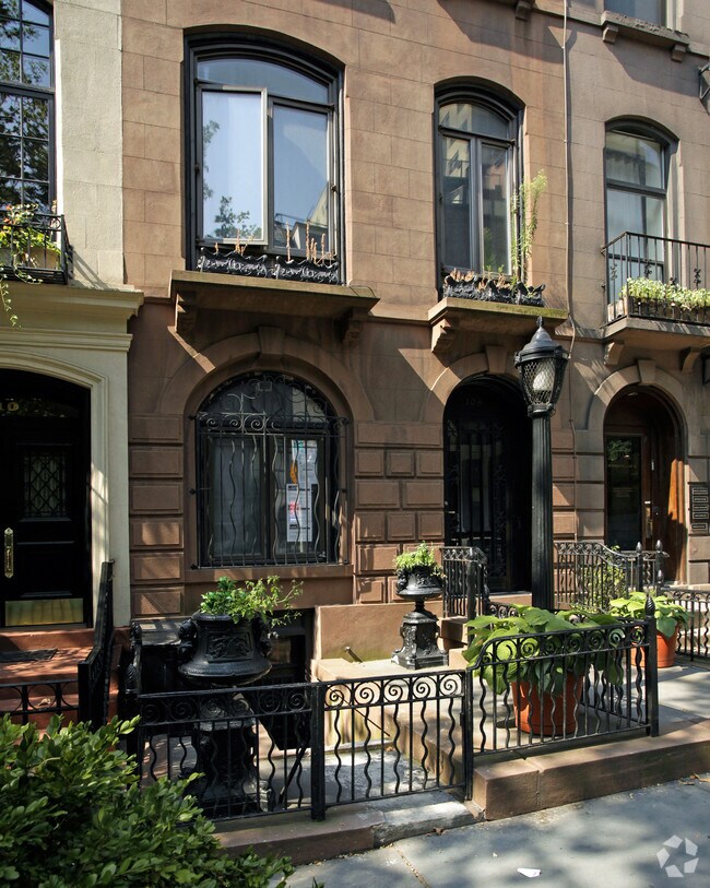 Foto del edificio - 108 E 35th St