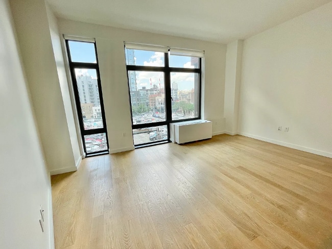 Building Photo - 41-07 Crescent St