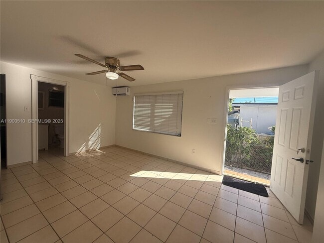 Foto del edificio - 233 NW 45th Ave