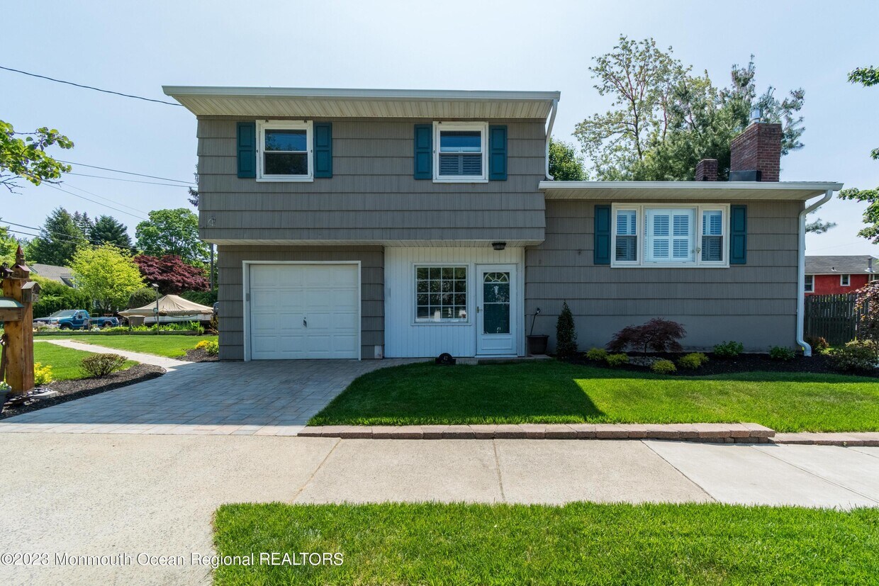 42 Navesink Ave, Atlantic Highlands, NJ 07716 House Rental in