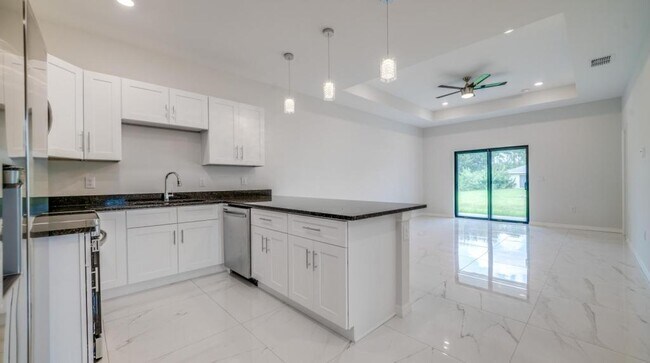 Photo - 4864 Golfview Blvd House