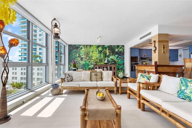 Building Photo - 5055 Collins Ave