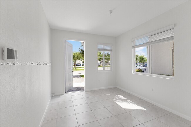 Foto del edificio - 20817 NW 9th Path