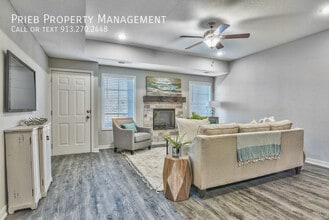 Building Photo - 12307 S Chelsea St