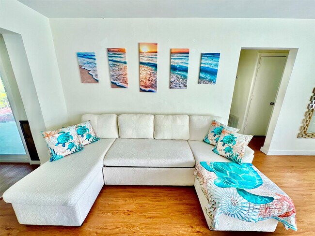 Building Photo - 133 NE 1st St