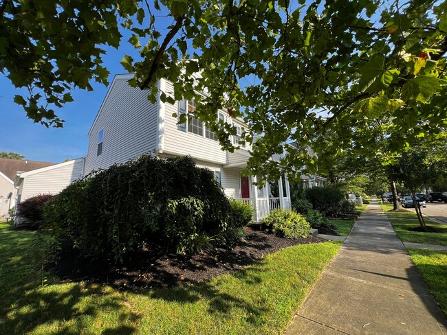 Foto del edificio - 6171 Womersley Dr