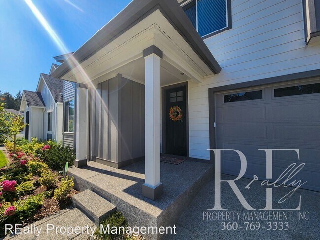 Foto del edificio - 4 br, 3 bath House - 4623 Hibiscus Cir SW