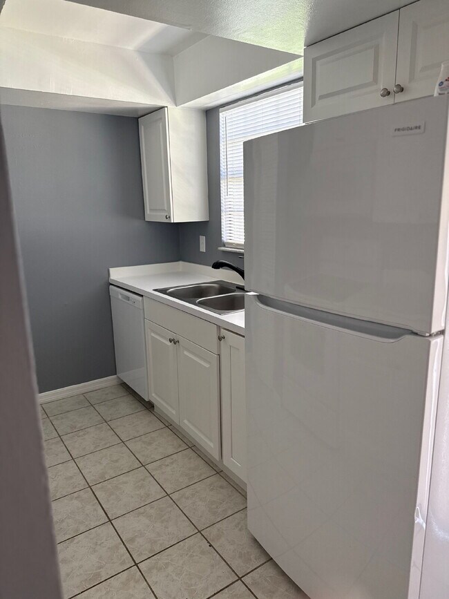 Foto del edificio - Newly Renovated 2 bedroom Townhouse