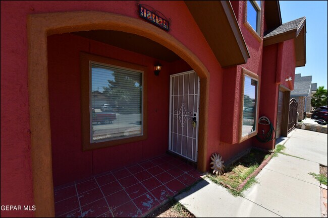 Building Photo - 12121 Tower Hill Dr