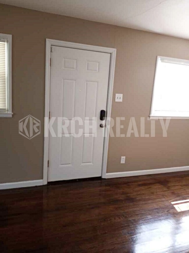 Building Photo - 457 Shepley Dr