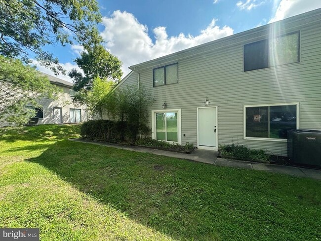 Building Photo - 807 Windstream Way