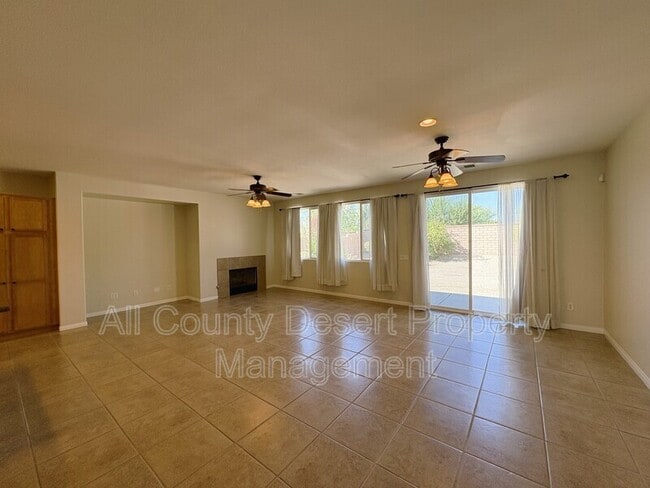 Building Photo - 40291 Catania Ct