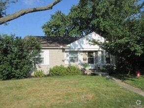 Building Photo - 3703 Coolidge Hwy
