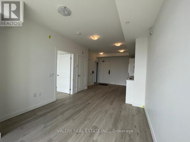 Building Photo - 461 Green Rd