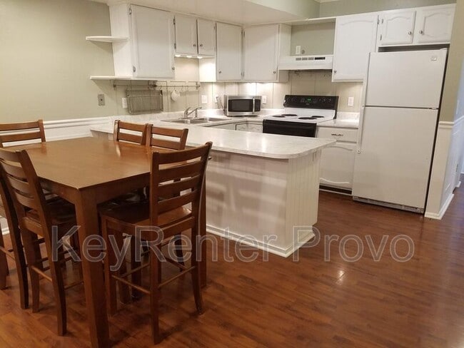 Foto del edificio - 1686 Hickory Ln