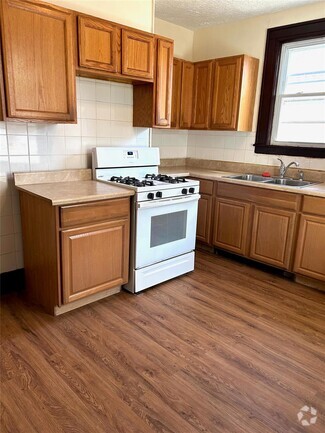 Building Photo - 97 S Cherry St