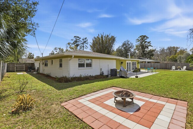 Foto del edificio - 3310 NW 28th Ave