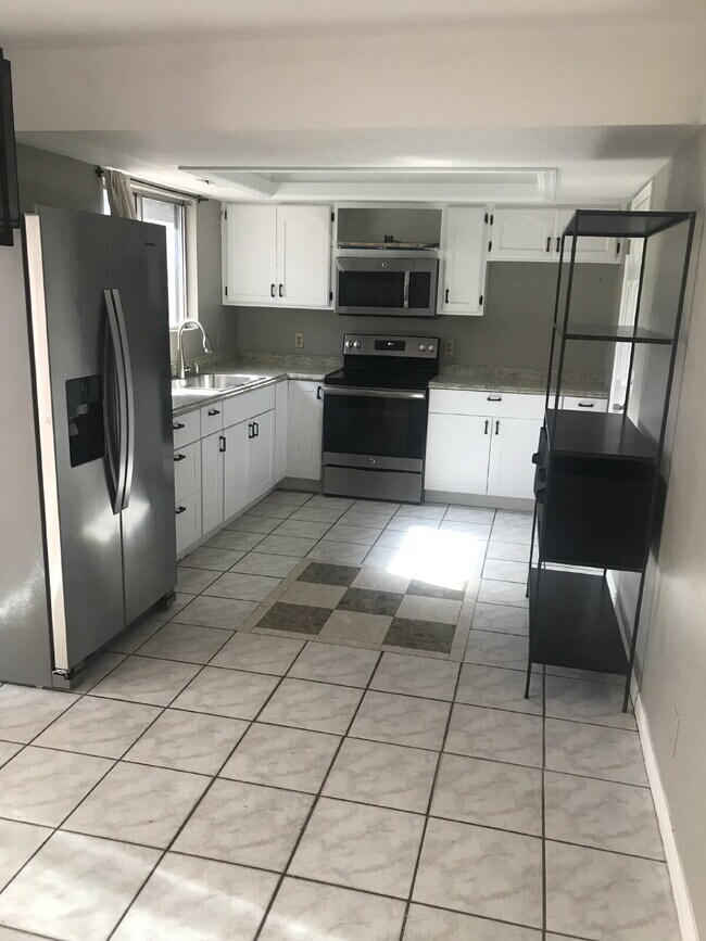 Foto del edificio - 4-Bedroom Retreat in Saint George – Cozy a...