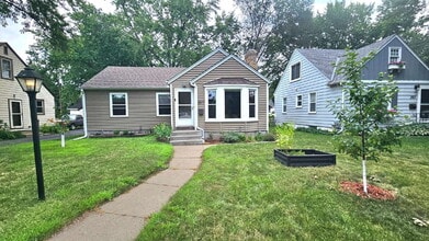 Building Photo - 2817 Idaho Ave S