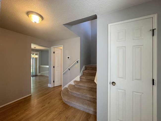 Foto del edificio - Charming 3-Bedroom Home in Desirable Gem H...