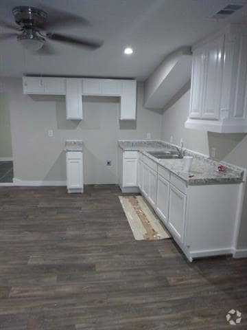 Building Photo - 1209 Phinney Ave