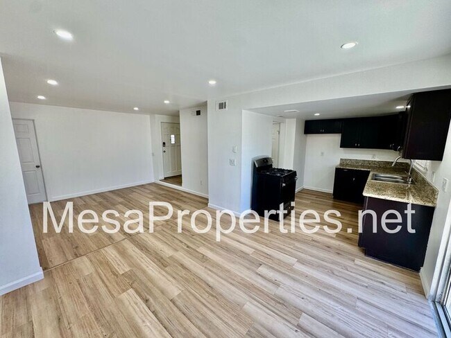 Foto del edificio - 3600 Mountain Ave N