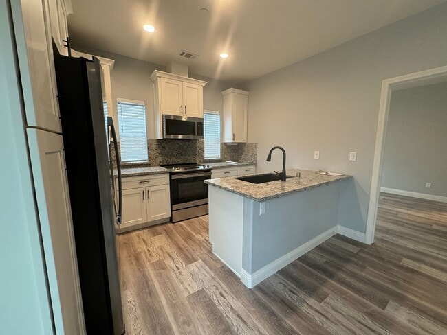 Building Photo - Pearl Villas