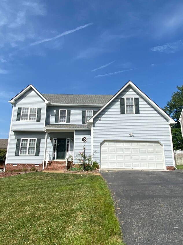 Primary Photo - Stunning 4bdrm/2.5bth Home w/Loft Located ...