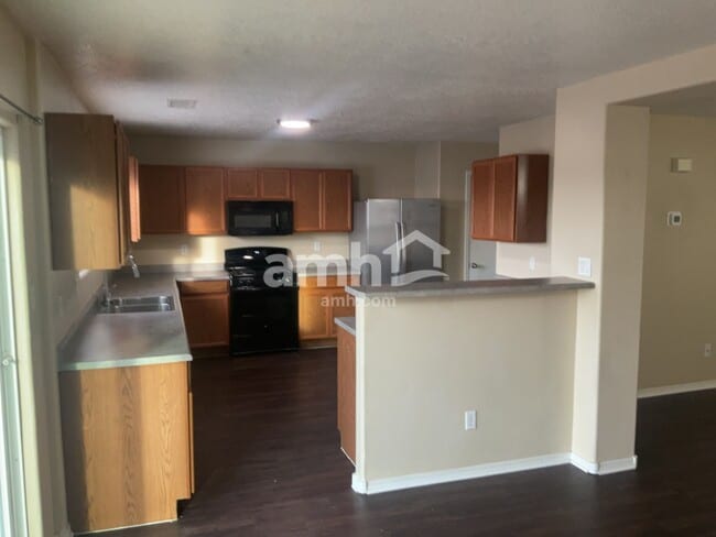 Building Photo - 5205 Caprock Dr NE