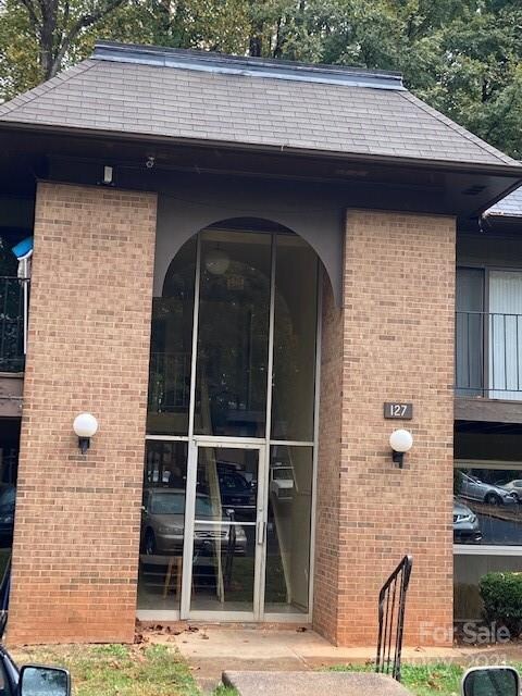 Primary Photo - 127 Orchard Trace Ln