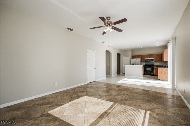 Foto del edificio - 630 Creuset Ave S