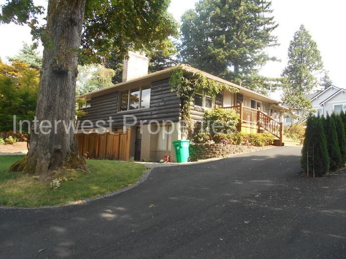 Primary Photo - 5302 SE Logus Rd