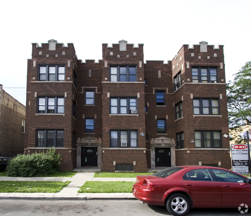 Foto del edificio - 5263 W Congress Parkway