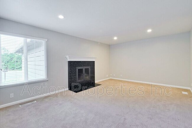 Building Photo - 826 Van Dyck Ct