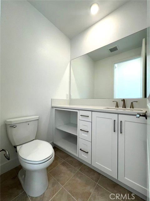 Building Photo - 414 Clipper