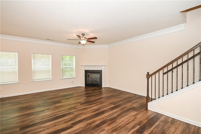 Building Photo - 495 Crescent Woode Dr