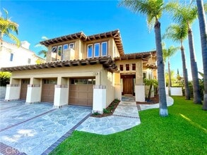 Building Photo - 6 Emerald Glen