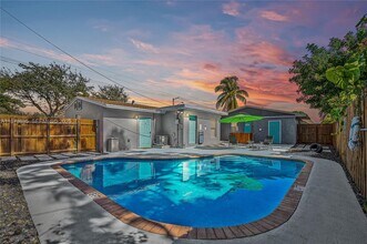 Building Photo - 1720 NE 13th St