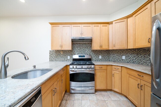 Building Photo - 317 Park Ave