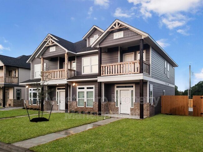 Building Photo - 908 Montclair Ave