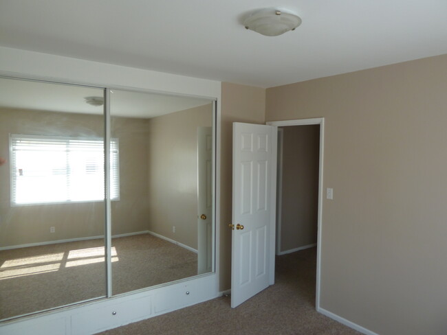 1st Bedroom - 518 Palm Dr